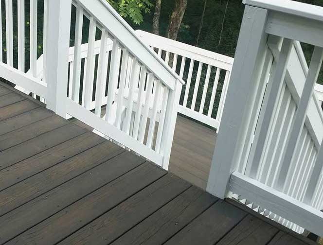 Two-Toned Deck Staining